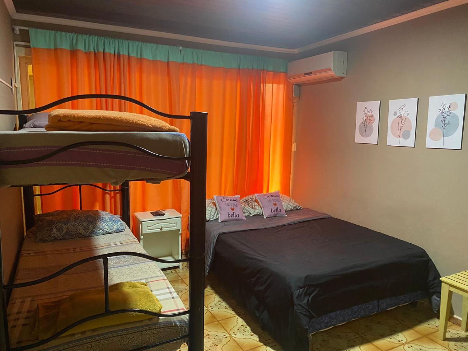 Guembe Al Rio Hostel 伊瓜苏港 外观 照片